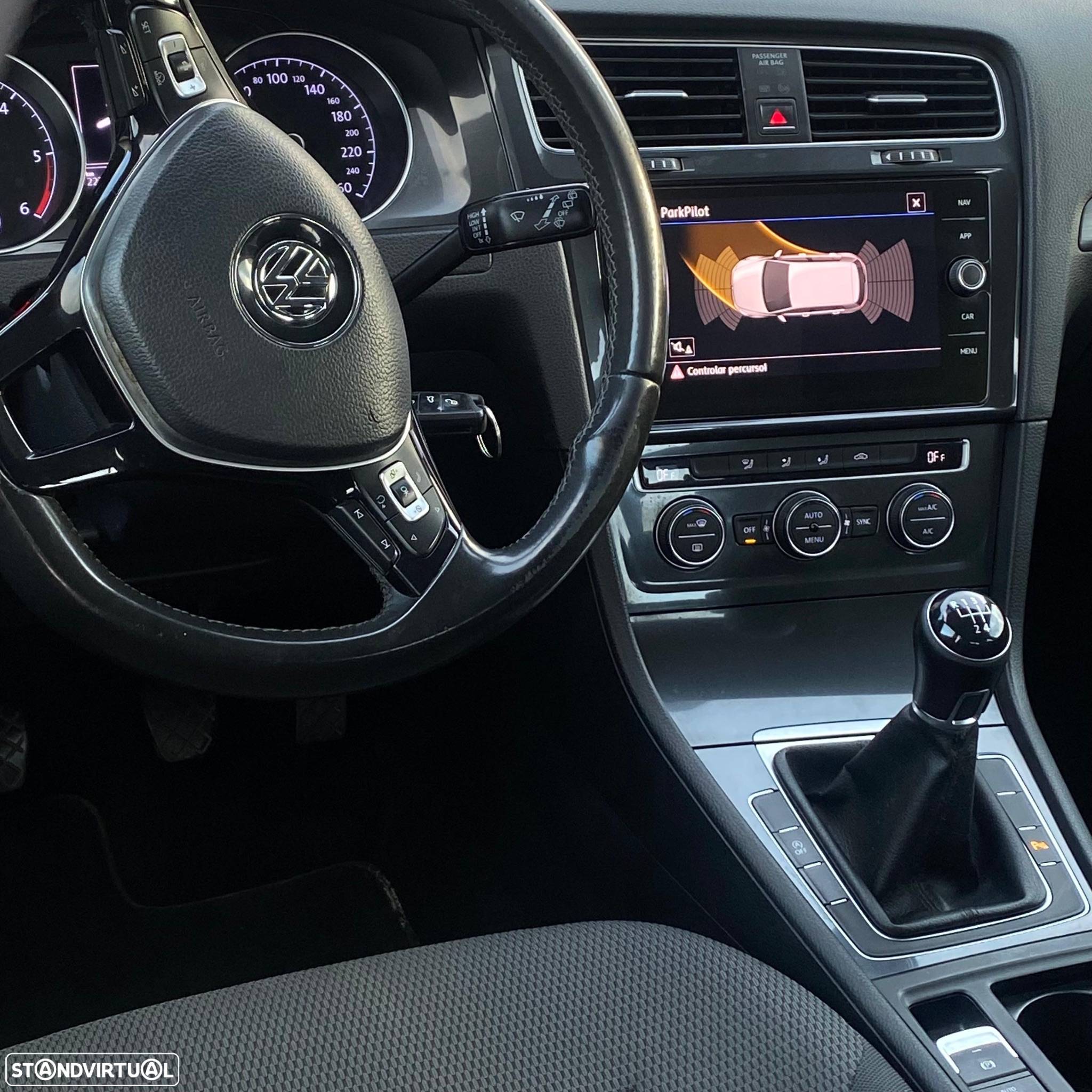 VW Golf 1.6 TDI Highline - 7