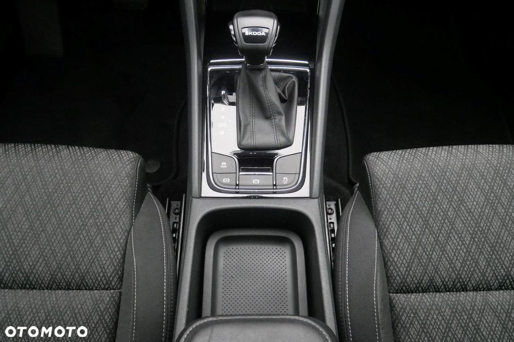 Skoda Karoq 1.5 TSI ACT Selection DSG - 11