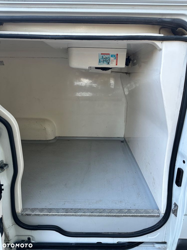 Renault Trafic - 22