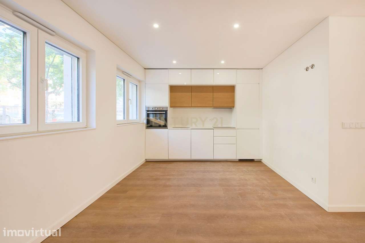 T0 totalmente reabilitado com 66 m² e potencial para T2 | Barreiro - Grande imagem: 5/14
