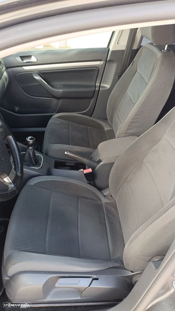 VW Jetta - 10