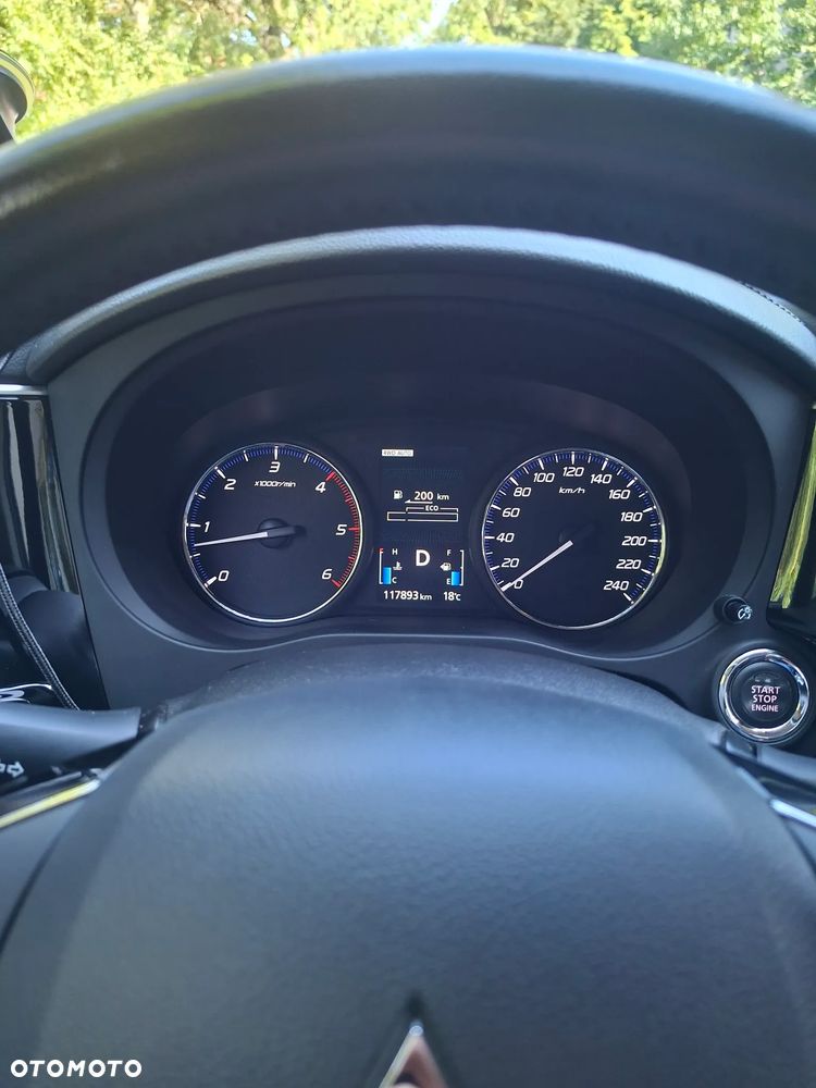 Mitsubishi Outlander 2.2 DID Intense + 4WD - 8