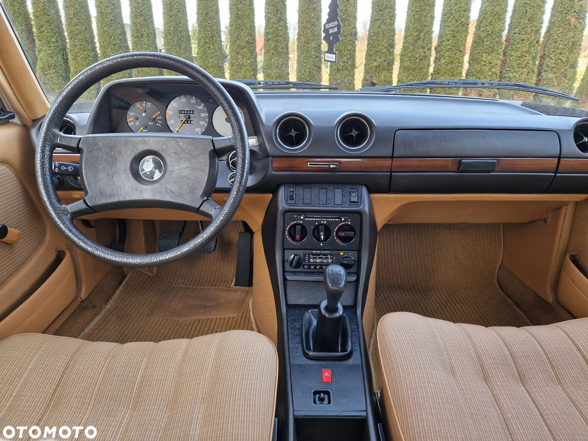 Mercedes-Benz W123 - 27