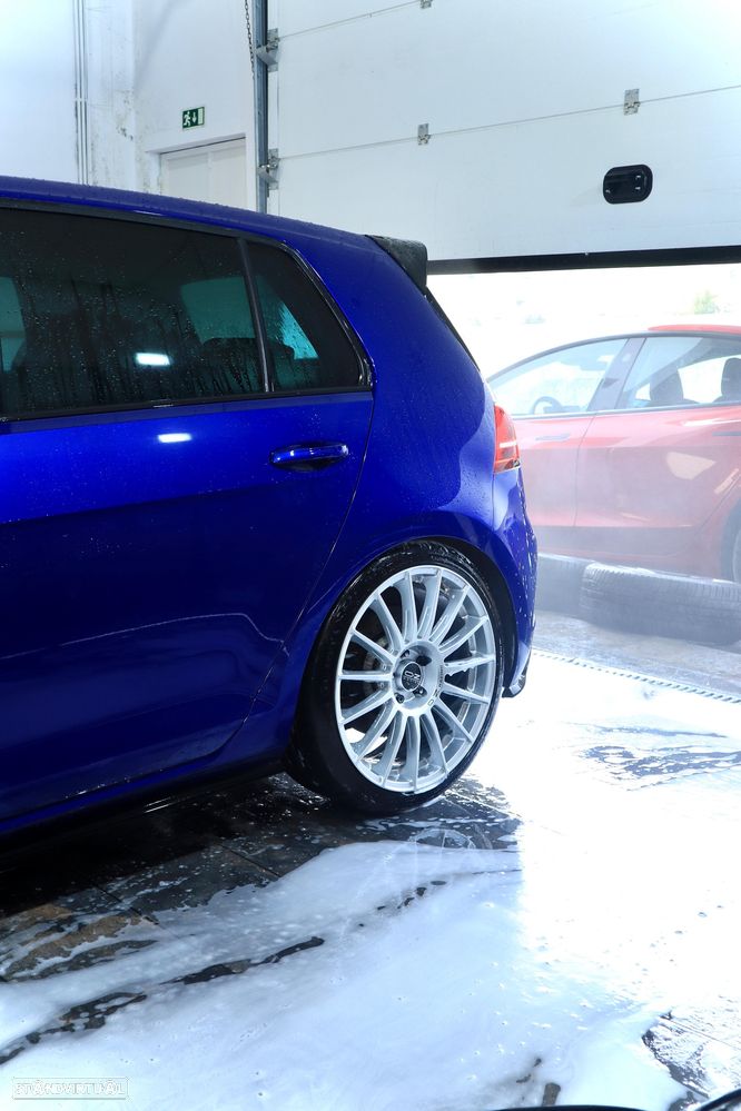 VW Golf R 4Motion BlueMotion DSG - 32
