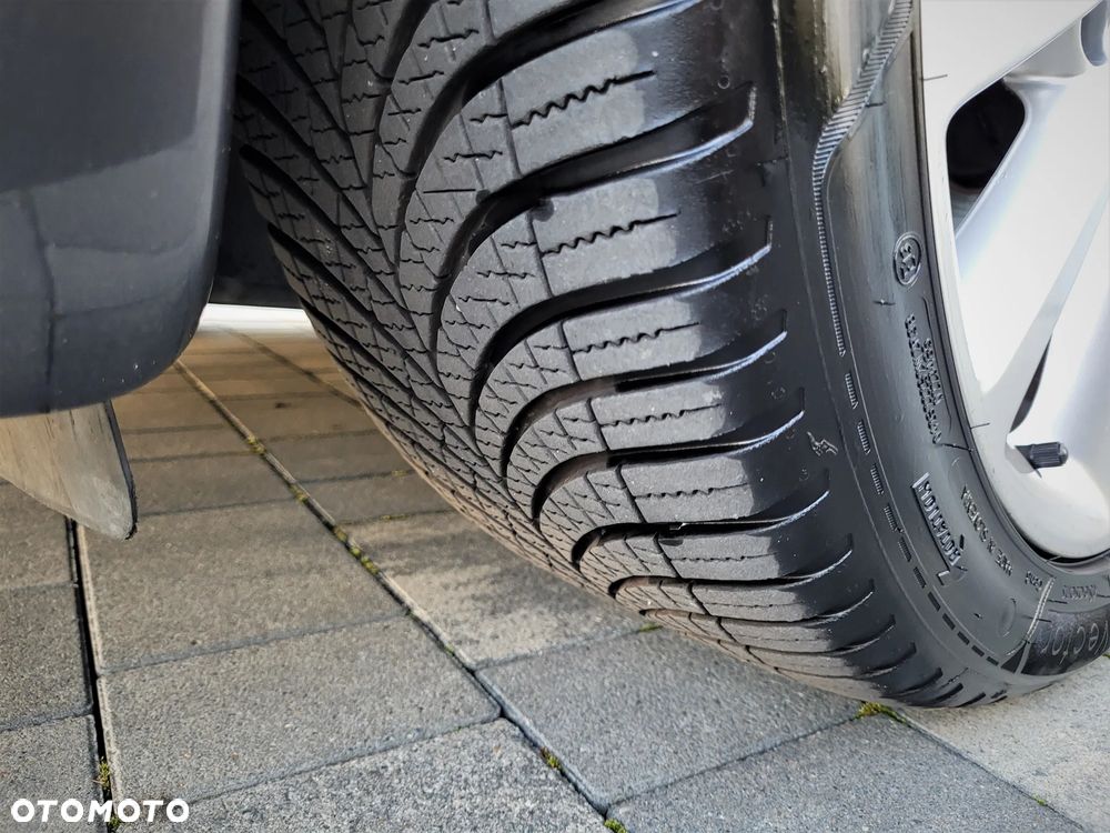 Opel Astra 1.6 Turbo - 17