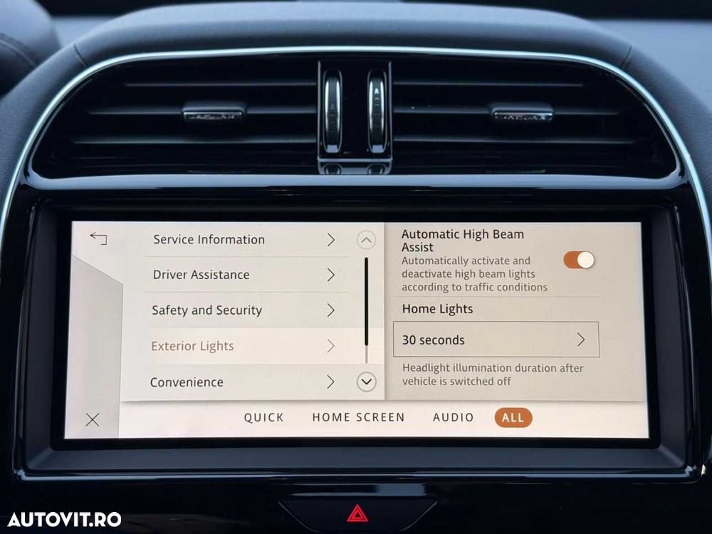 Jaguar XE D200 RWD MHEV R-Dynamic S - 40