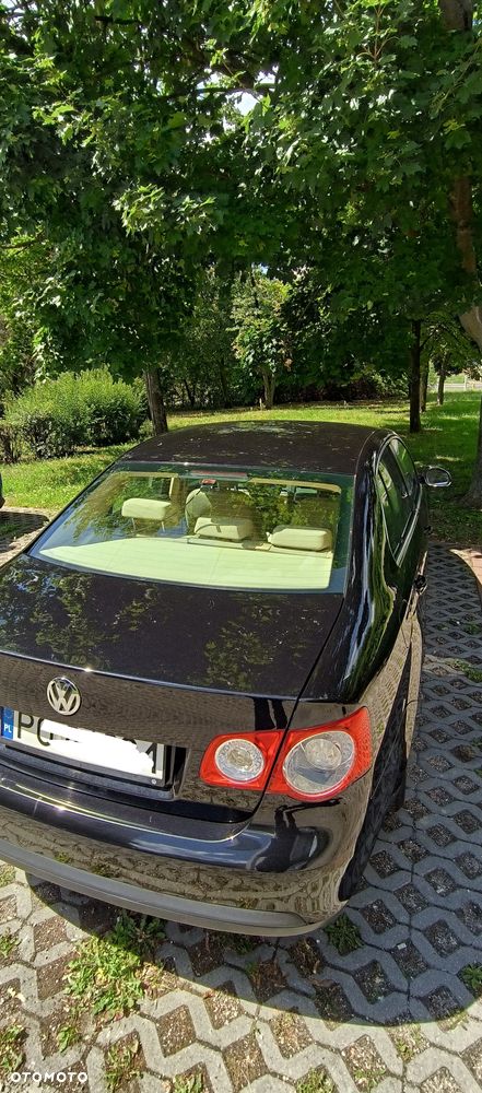 Volkswagen Jetta 1.6 Comfortline - 12