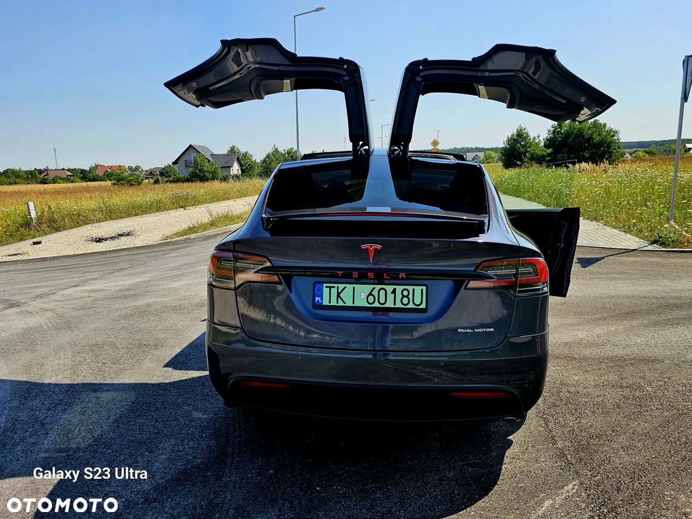 Tesla Model X - 20
