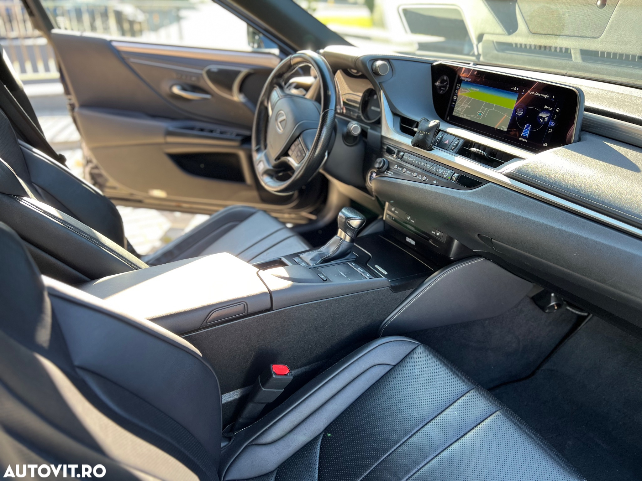 Lexus Seria ES 300h F Sport - 12