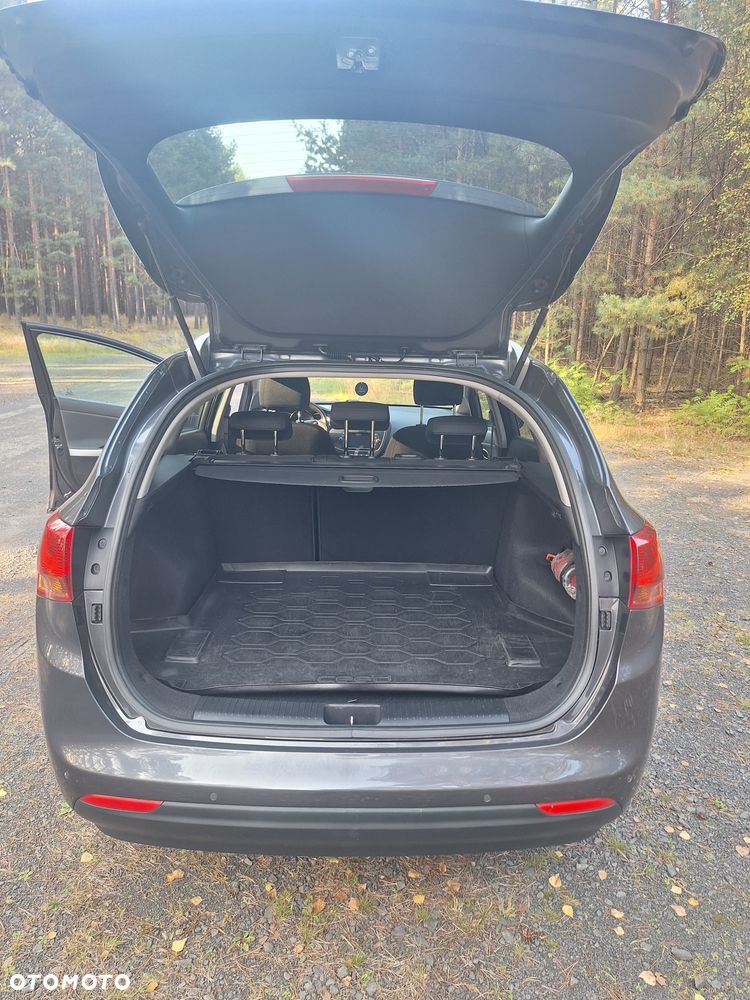Kia Ceed - 10