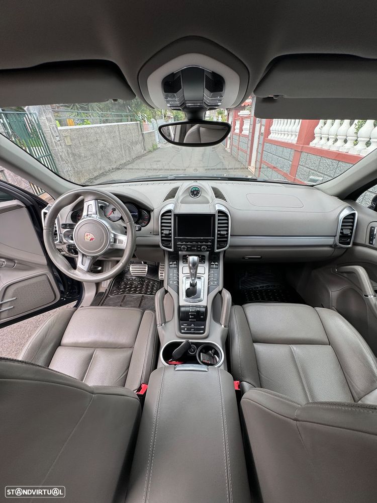 Porsche Cayenne S - 14