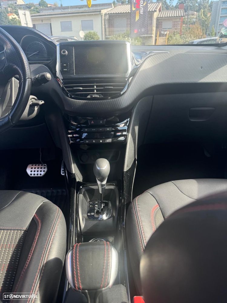 Peugeot 2008 PureTech 110 Stop&Start EAT6 GT-Line Edition - 11