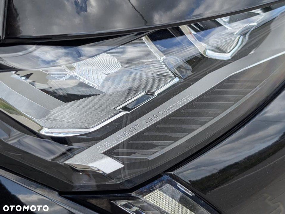 Peugeot 308 - 8