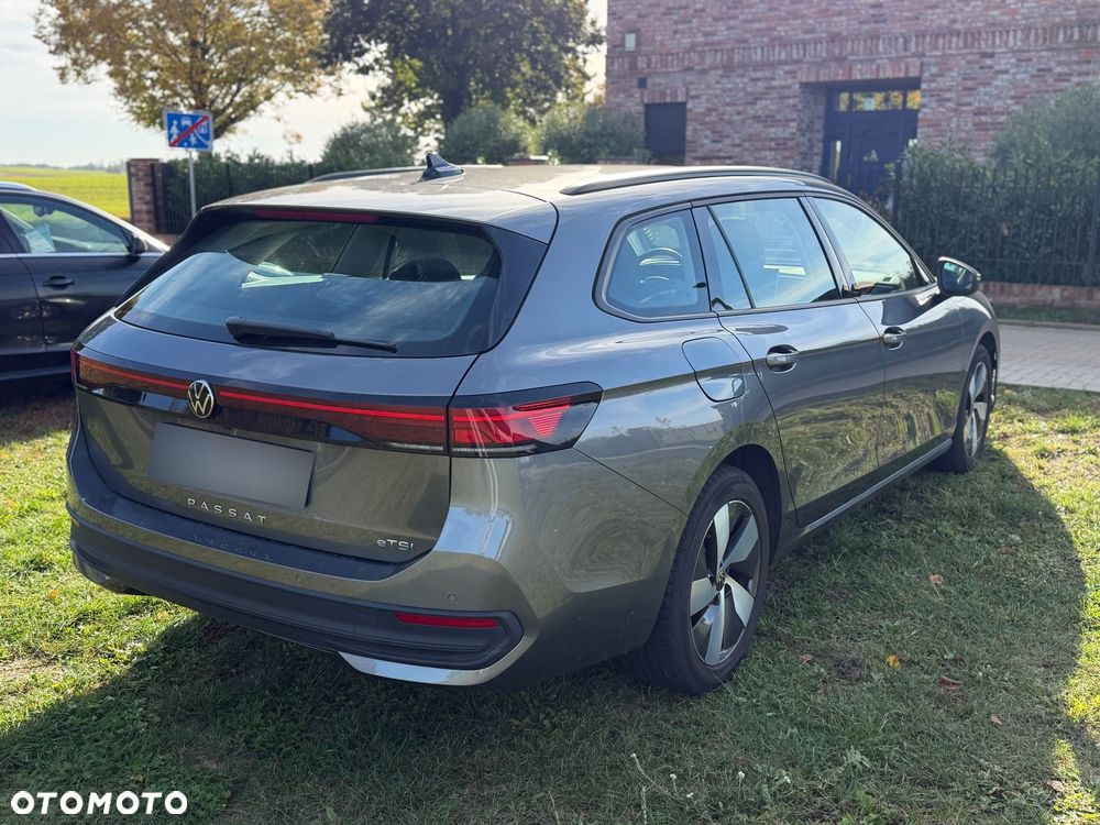 Volkswagen Passat - 12