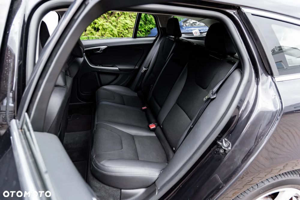 Volvo V60 T3 Edition - 19