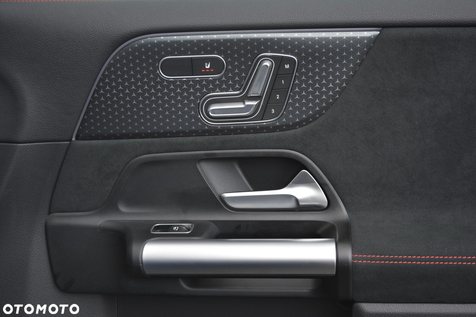 Mercedes-Benz GLA 200 AMG Line - 28