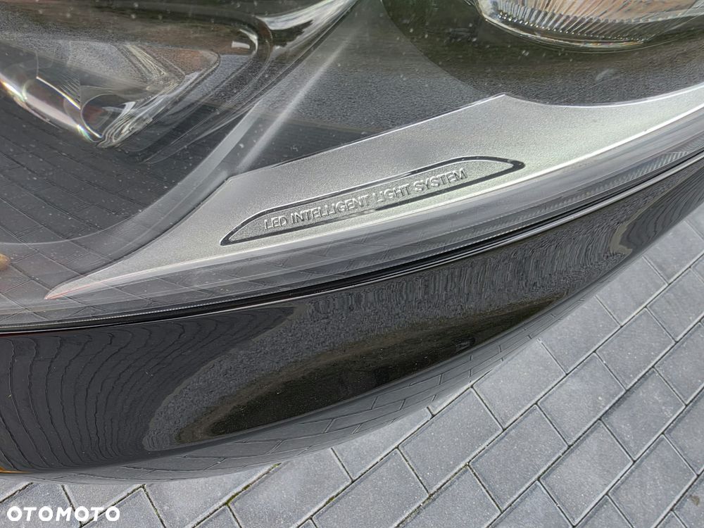 Mercedes-Benz Klasa V - 23