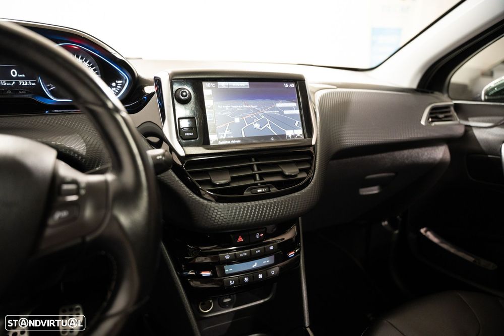 Peugeot 2008 1.2 PureTech Style - 9