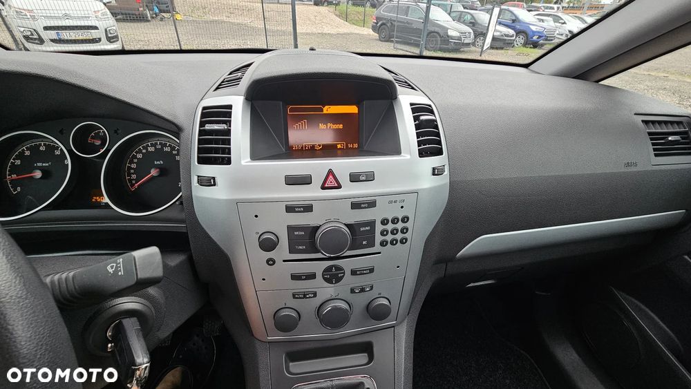 Opel Zafira 1.8 Enjoy - 25