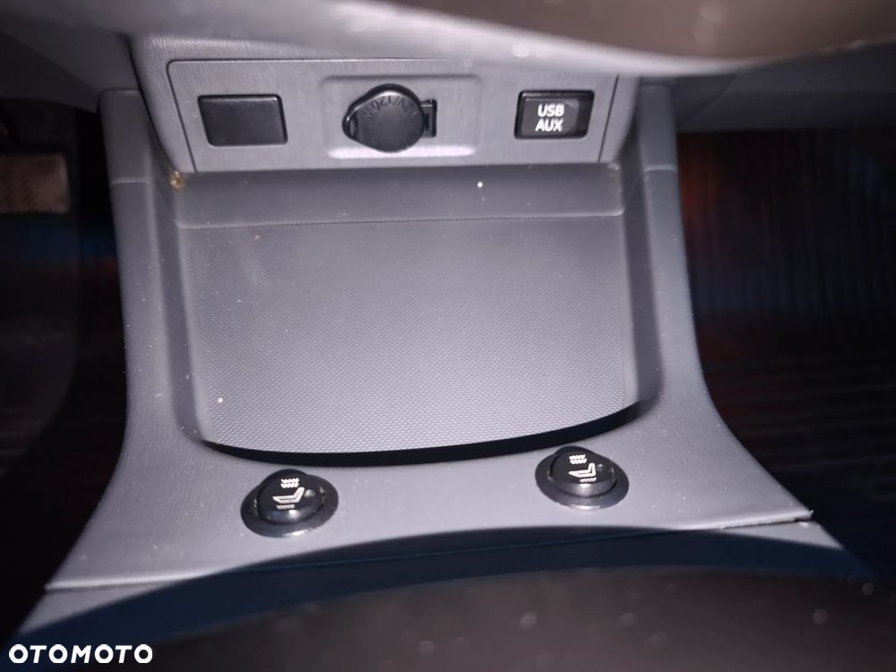 Toyota Prius+ 1.8 HSD Prestige - 19
