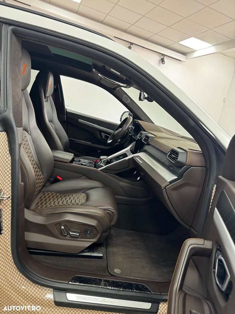 Lamborghini URUS Standard - 20