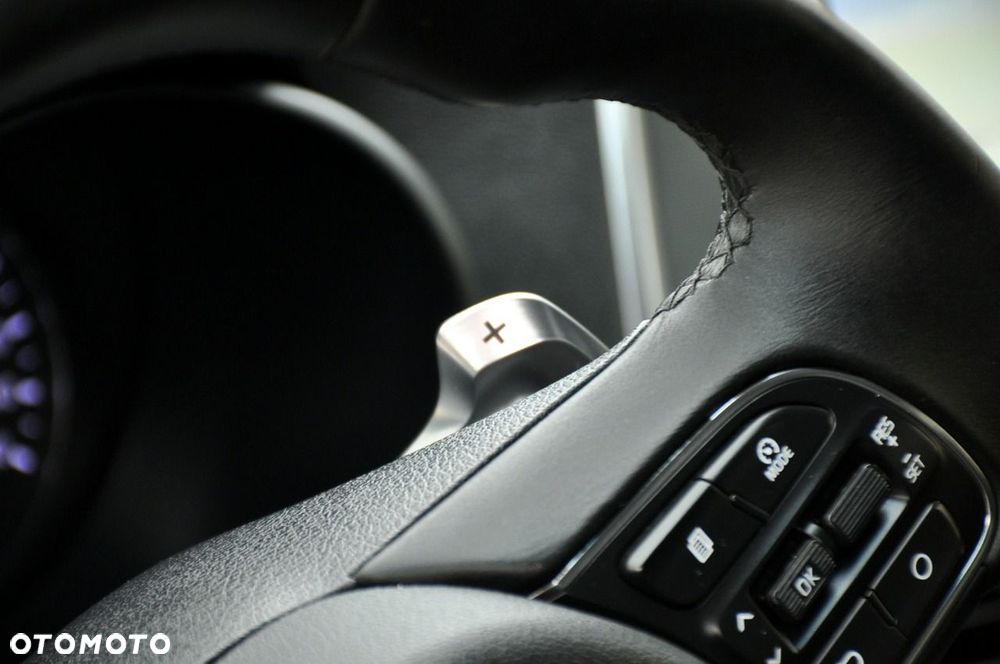 Kia Optima - 36