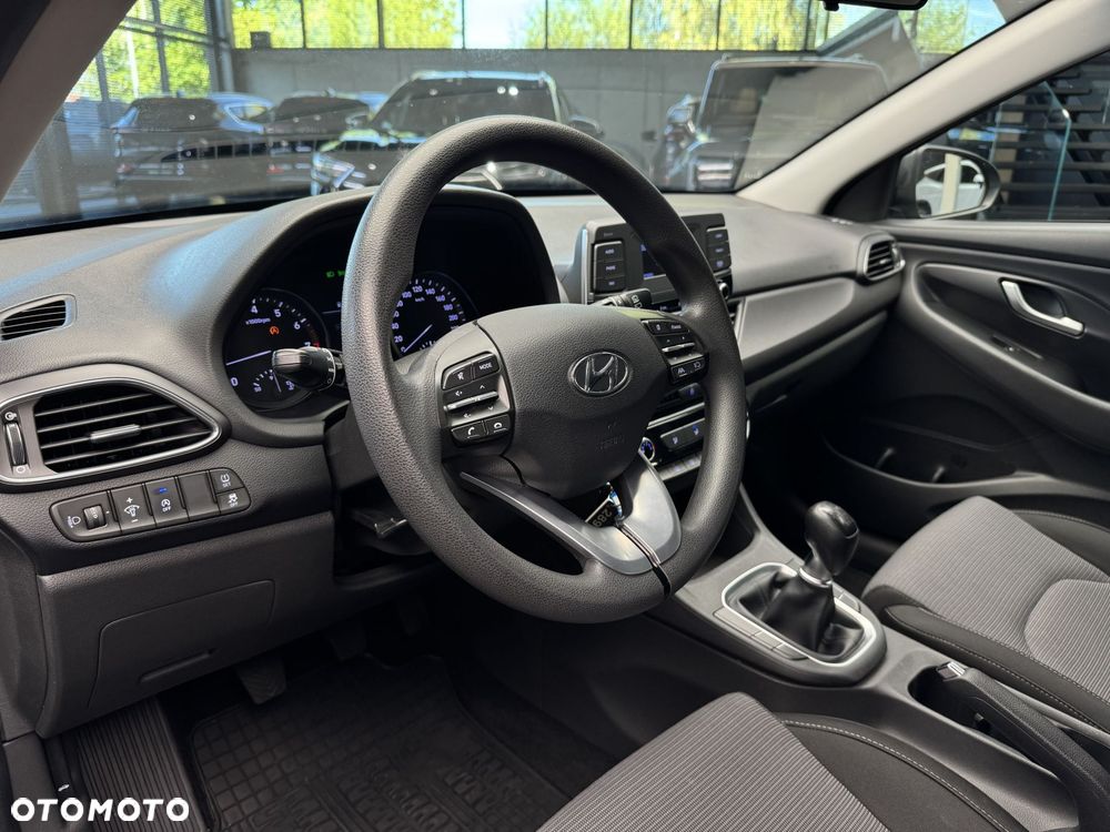 Hyundai i30 1.5 DPI Classic + - 10