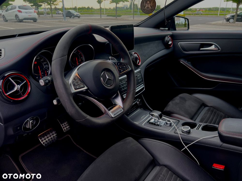 Mercedes-Benz CLA AMG 45 4-Matic - 4