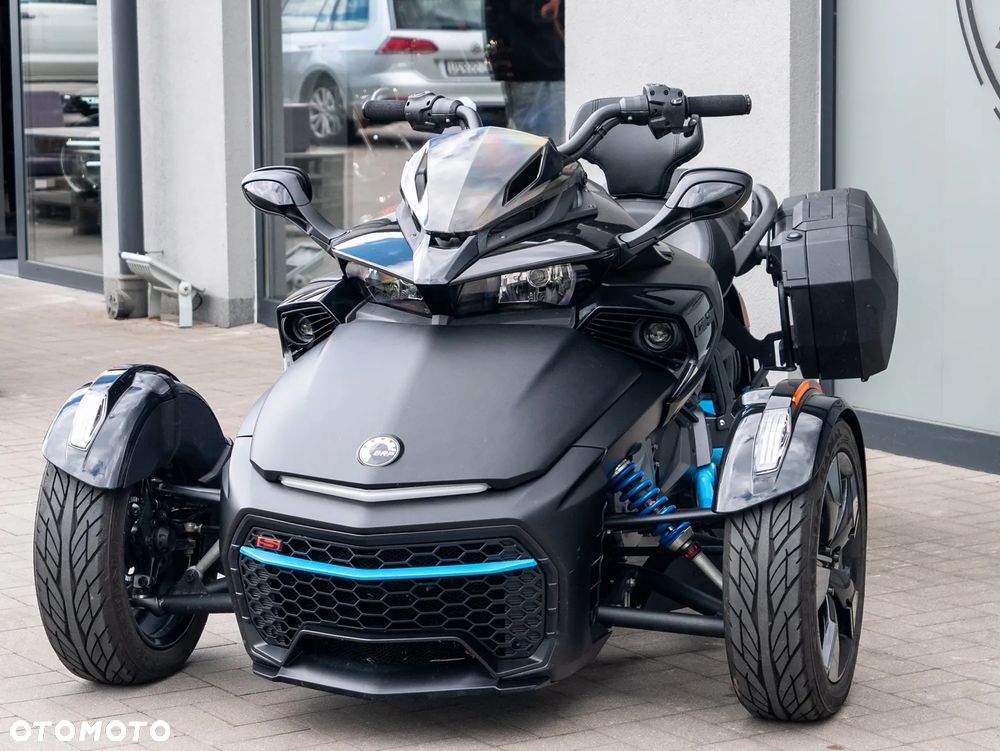 Can-Am Spyder - 24