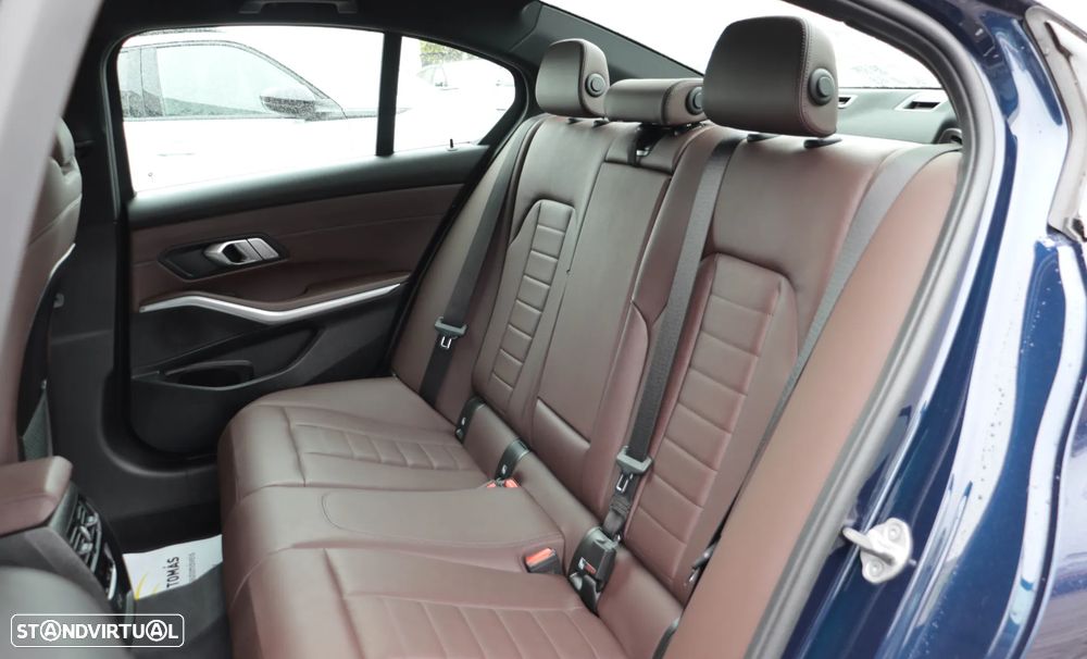 BMW 320 e Pack M Auto — fotografia 18