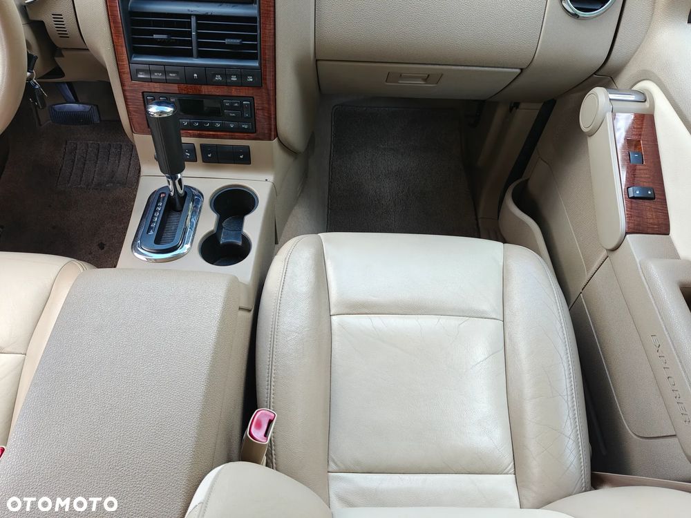 Ford Explorer 4.6 - 11