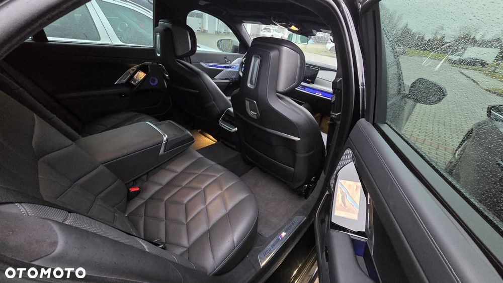 BMW Seria 7 740i - 11