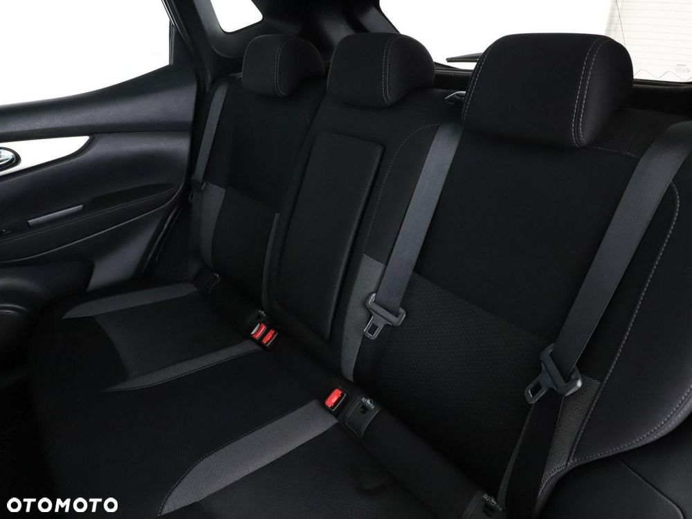 Nissan Qashqai 1.6 DCi N-Connecta - 18