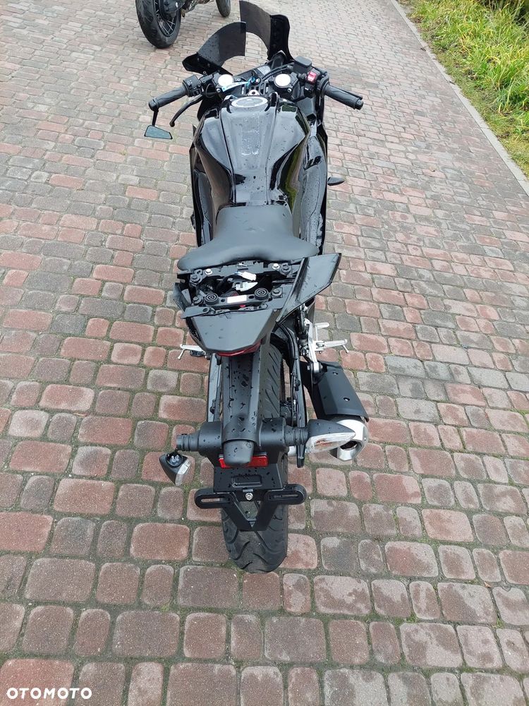 Yamaha YZF - 4