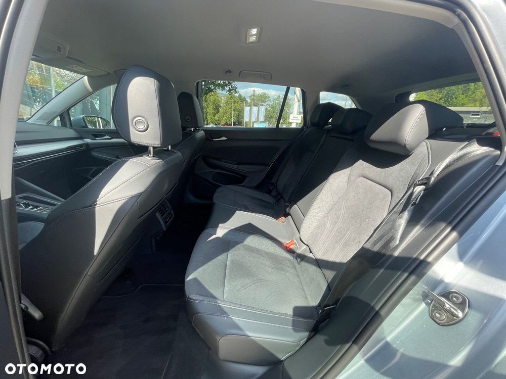 Volkswagen Golf - 22