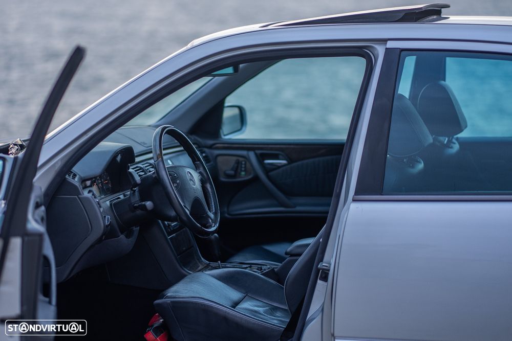 Mercedes-Benz E 320 - 38