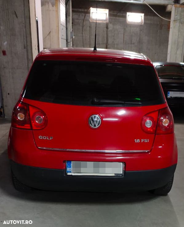 Volkswagen Golf 1.6 FSI Sportline - 5