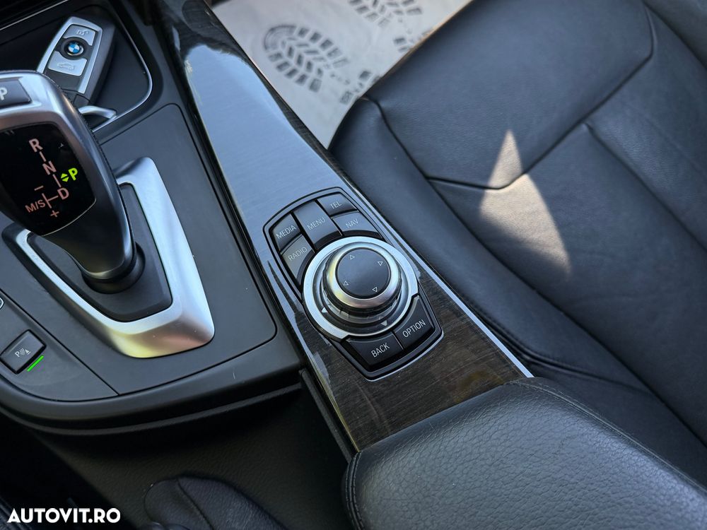 BMW Seria 3 320d Aut. Luxury Line - 17