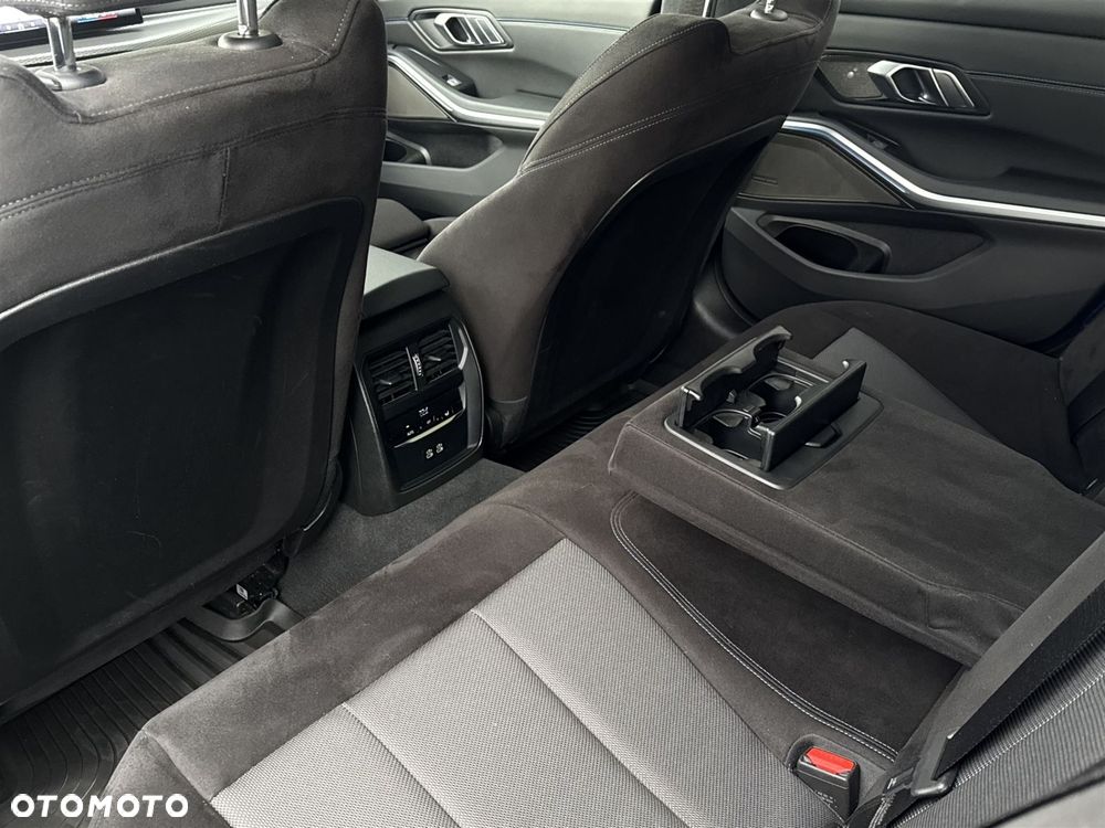 BMW Seria 3 M340i xDrive mHEV sport - 23