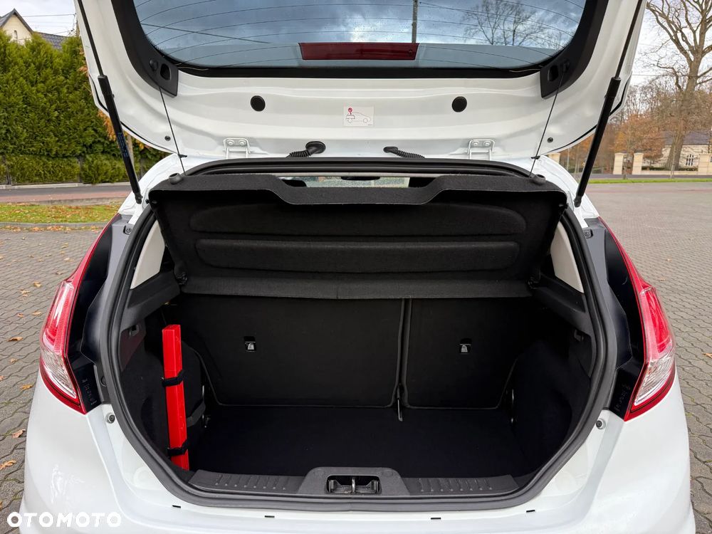 Ford Fiesta 1.5 TDCi SYNC Edition - 28