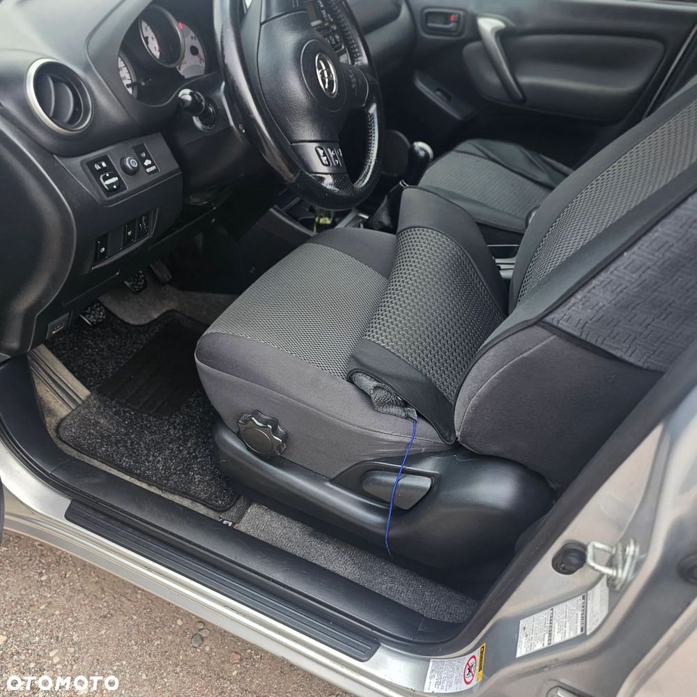 Toyota RAV4 2.0 D-4D 4x4 - 8