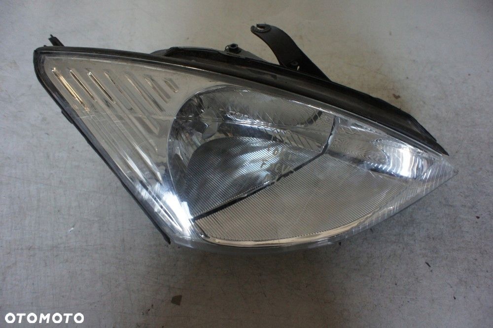 FORD FOCUS MK1 LAMPA PRAWY PRZÓD - 1