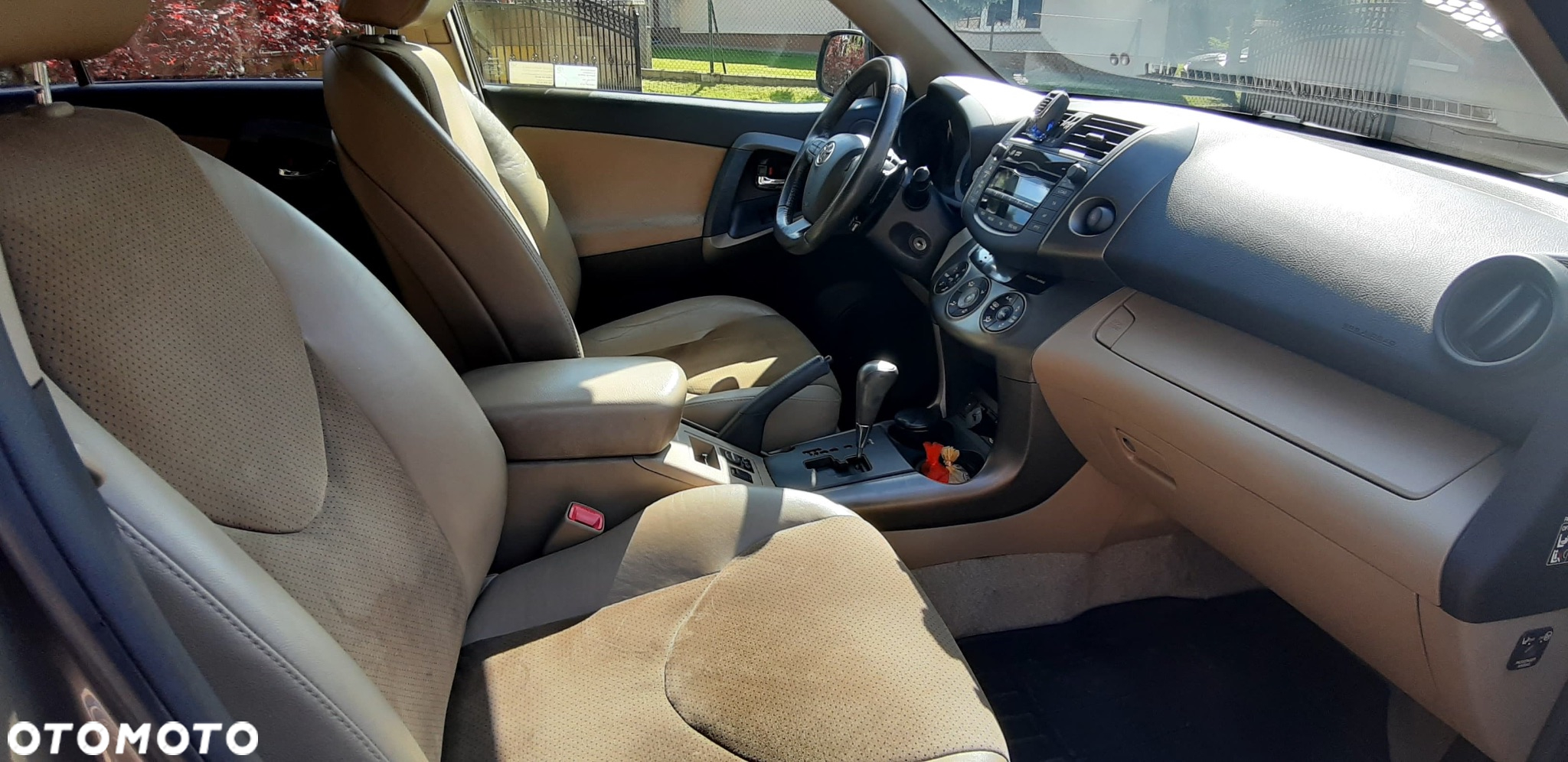 Toyota RAV4 - 10