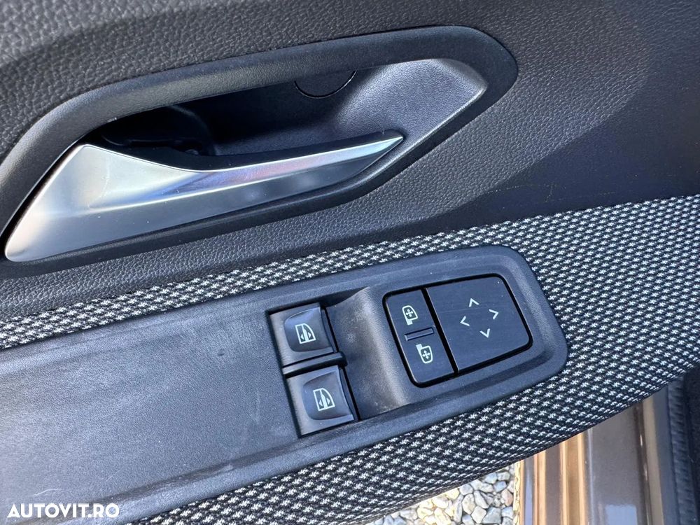 Dacia Logan TCe 90 CVT Comfort - 14