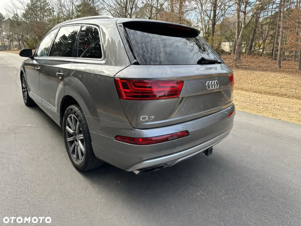 Audi Q7 - 7