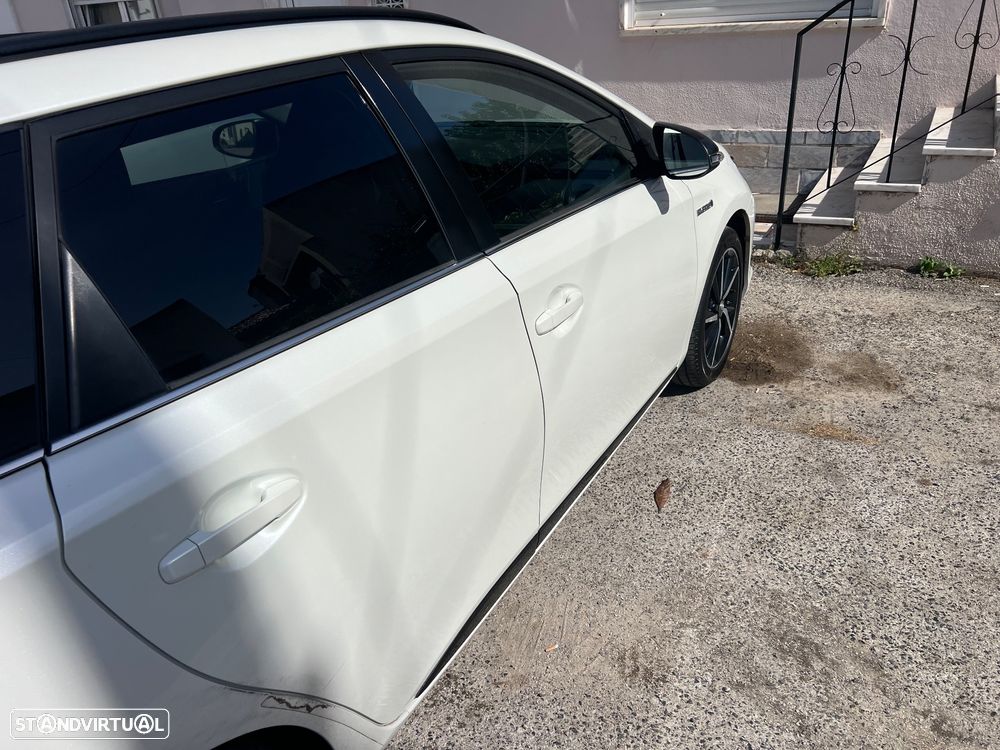 Toyota Auris Touring Sports 1.8 HSD Comfort +P.Techno+P.Sport - 5