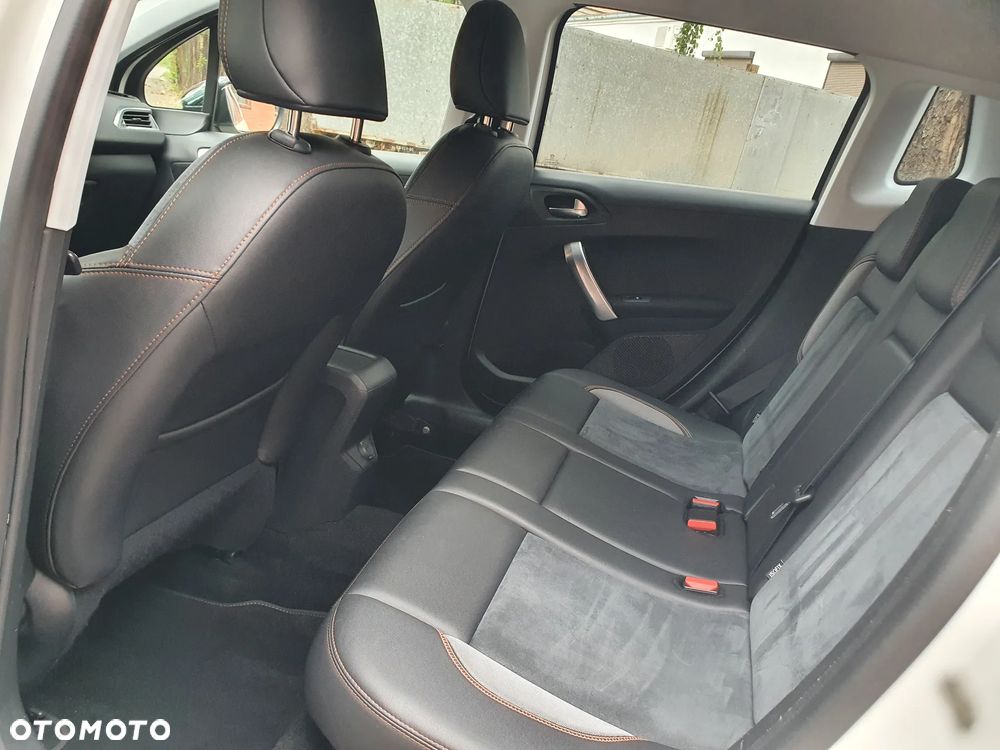 Peugeot 2008 PureTech 110 Stop&Start Crossway - 16