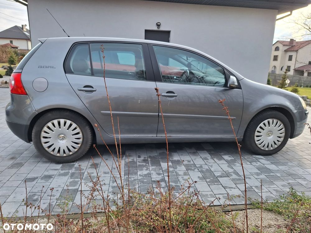 Volkswagen Golf - 1
