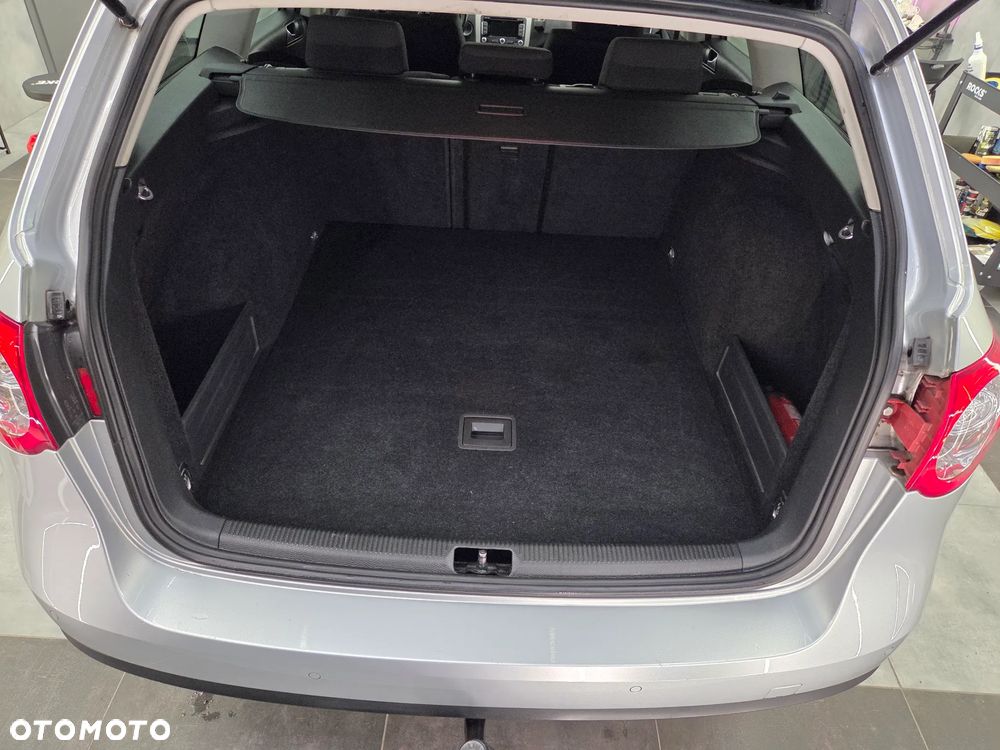 Volkswagen Passat Variant 2.0 TDI BlueMotion Technology DPF Comfortline - 10