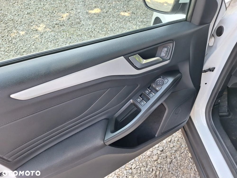 Ford Focus - 11